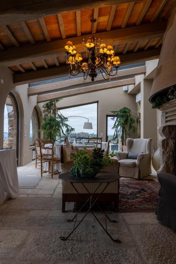 Agriturismo Poggio Il Castellare Монтальчино Экстерьер фото